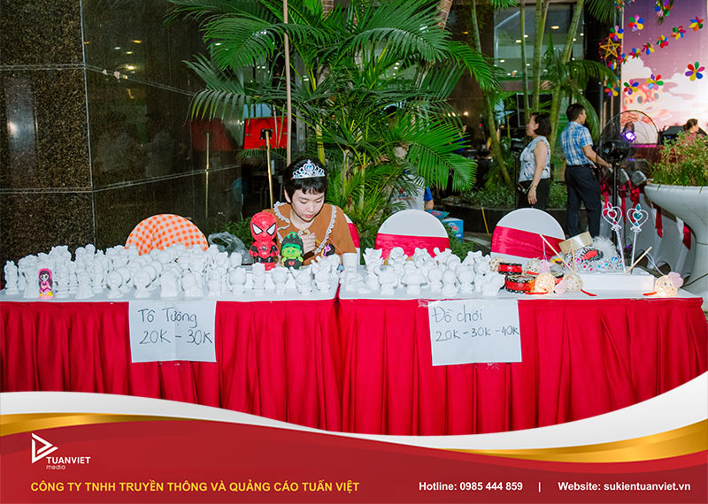 những loại bàn ghế tổ chức trung thu