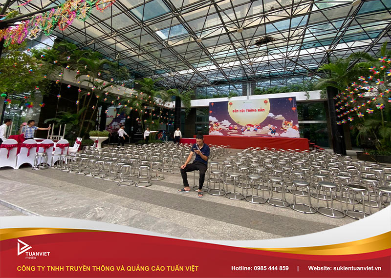 tổ chức trung thu thuê bàn ghế gì