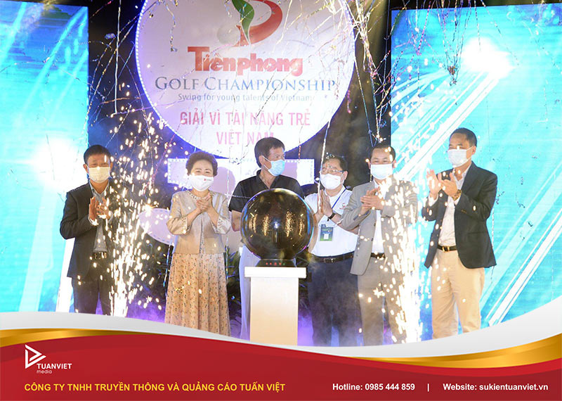 chi phí tổ chức giải golf cho doanh nghiệp