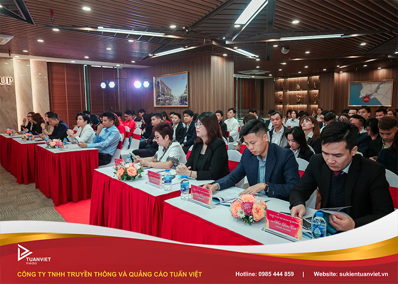 tổ chức sự kiện mở bán sản phẩm