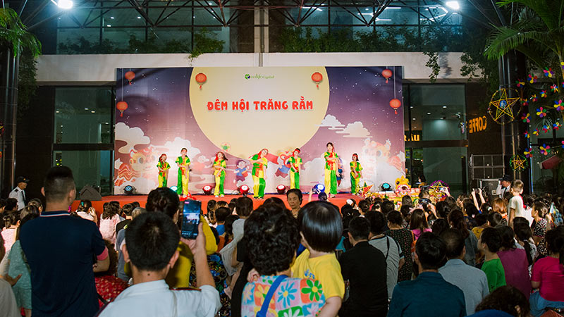 tự tổ chức trung thu hay thuê
