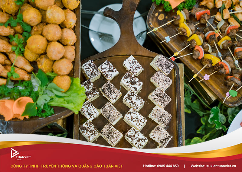 báo giá tiệc ngọt 20/10