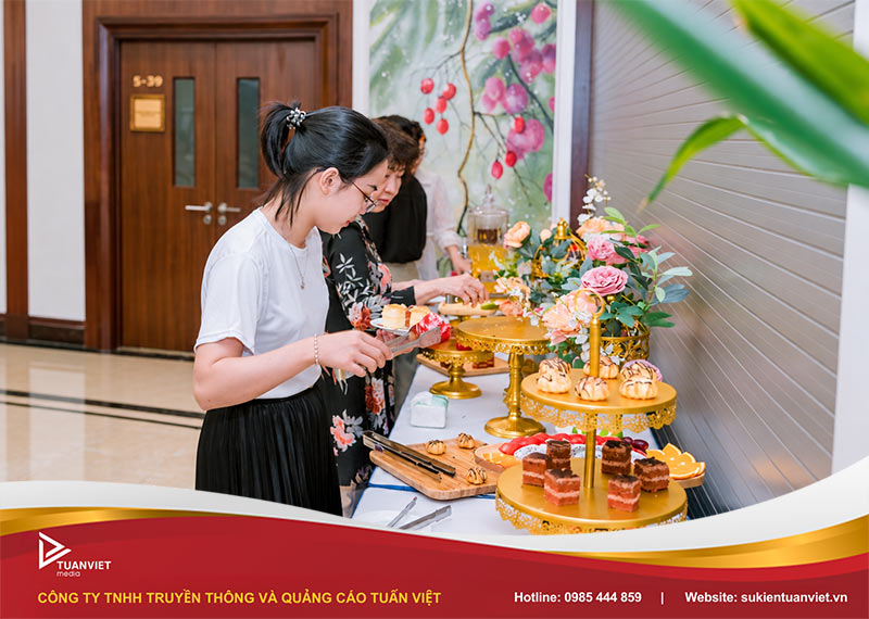 dịch vụ tiệc ngọt ngày Phụ nữ Việt Nam