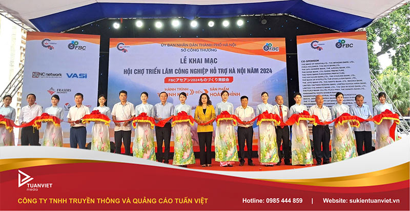 thi công lắp đặt backdrop hội chợ