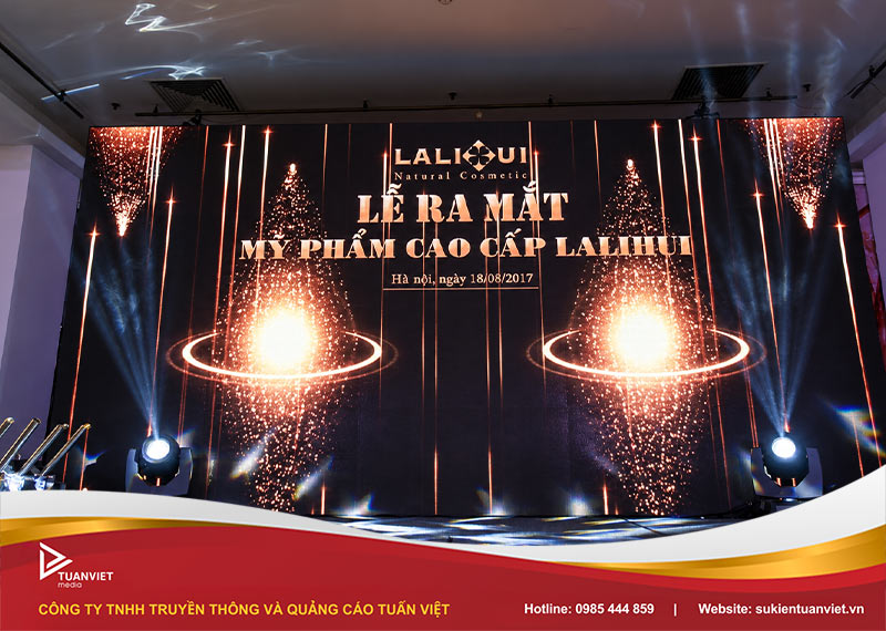 mẫu backdrop ra mắt sản phẩm mới 2026