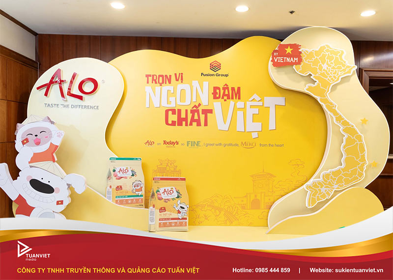 mẫu thiết kế backdrop ra mắt sản phẩm