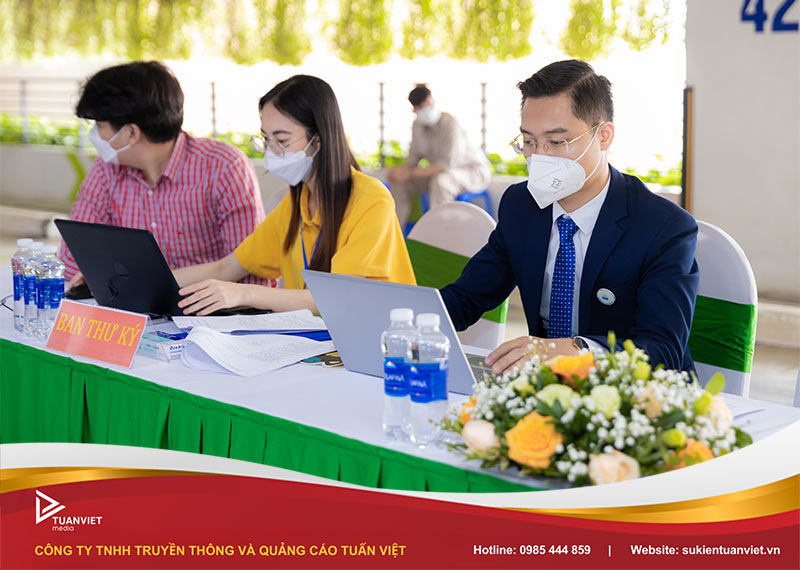 dịch vụ trang trí bàn check in sự kiện