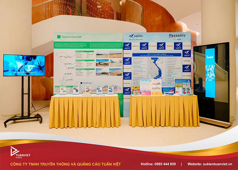 mẫu bàn check in sự kiện sang trọng