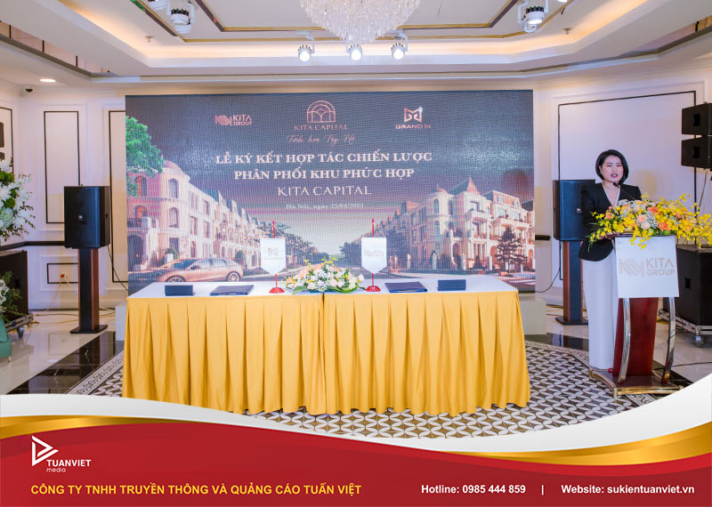 cho thuê bàn ký kết Hà Nội
