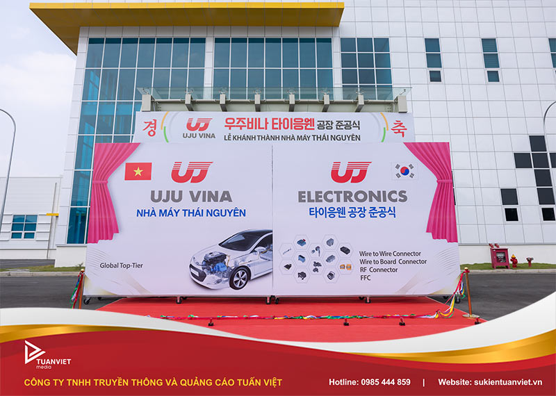 thiết kế banner và backdrop