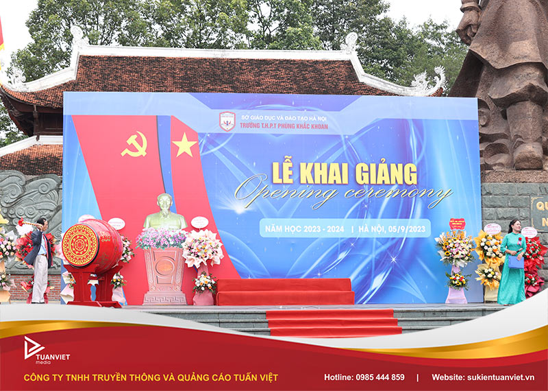 thiết kế banner và backdrop
