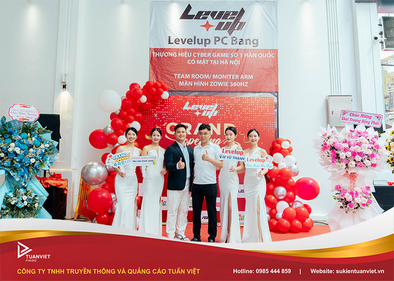 banner khác backdrop như thế nào