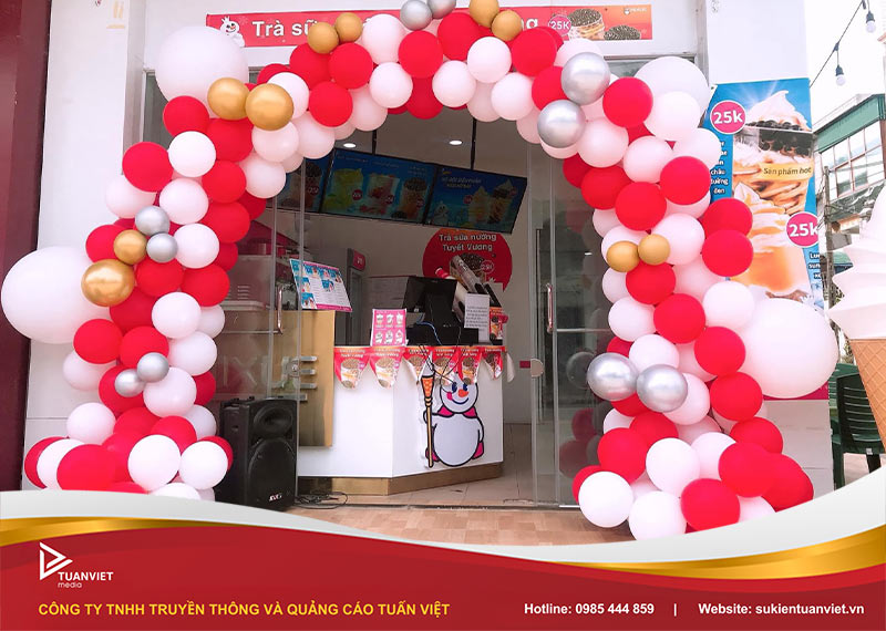 thiết kế cổng bóng khai trương