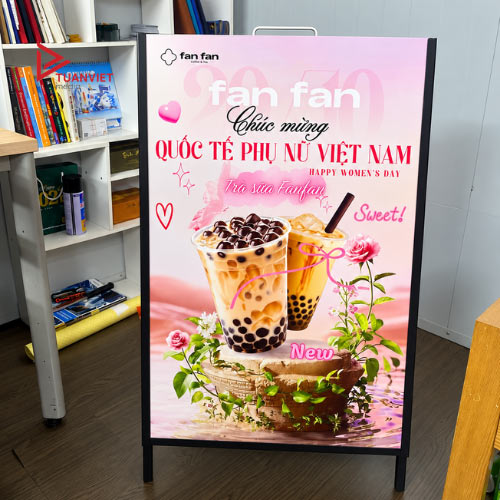 mẫu thiết kế standee 20/10