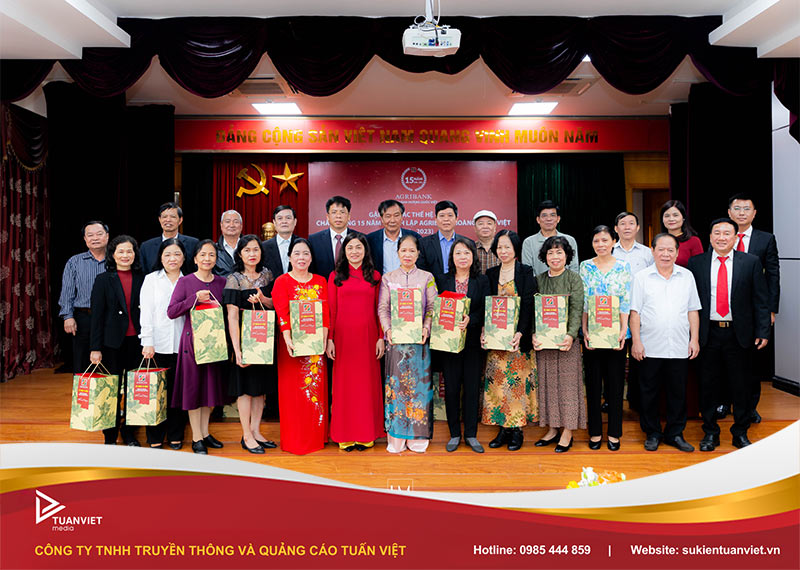 chi phí tổ chức hội nghị nội bộ công ty