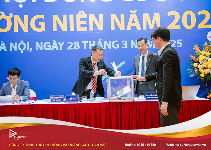tổ chức hội nghị nội bộ công ty